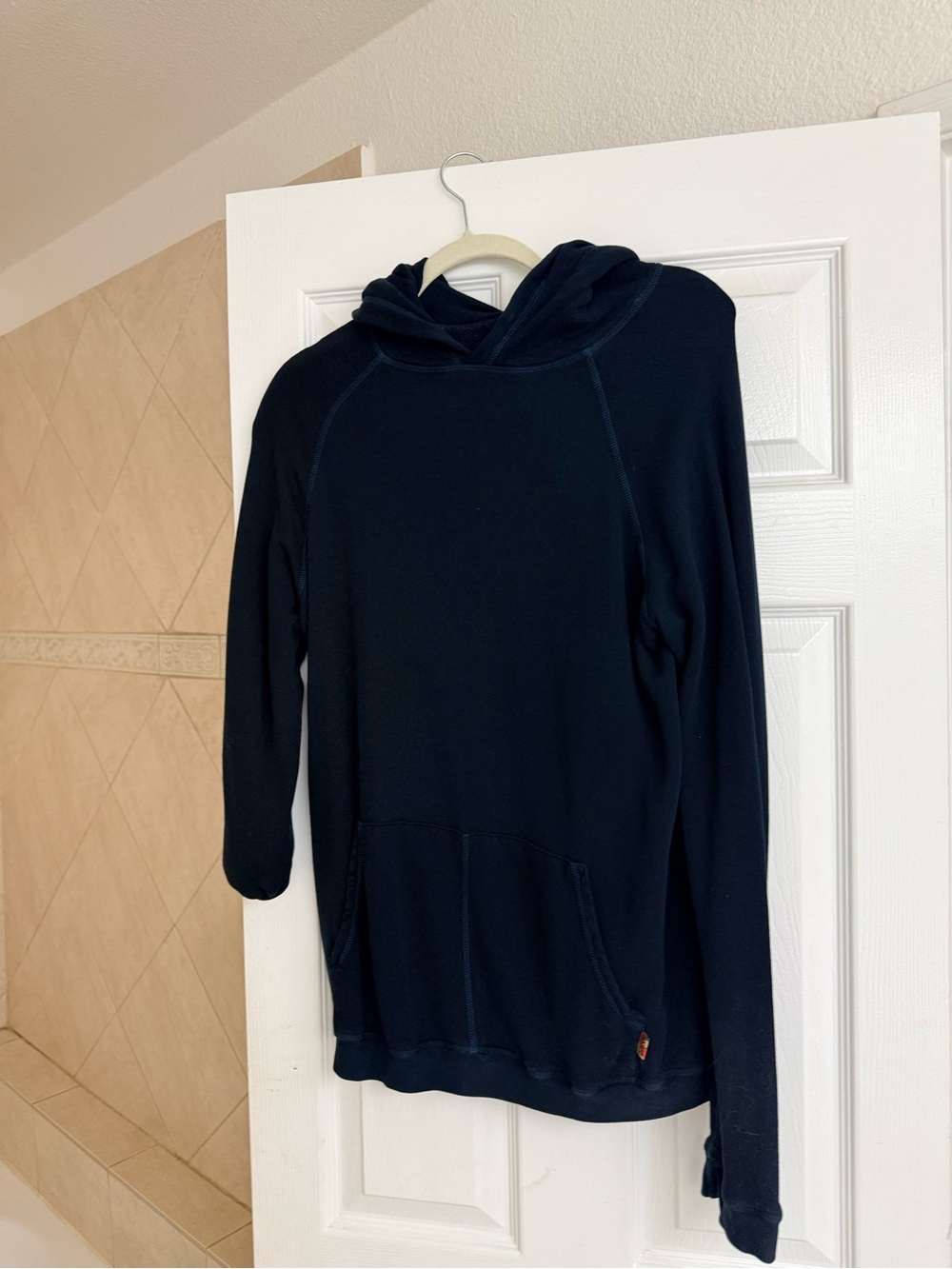 FREECITY -3-Classic Black Hooded Pullover Sweatshirt